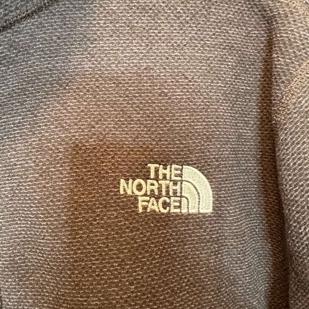 Mens north face gray quarters zip in grey size large‎